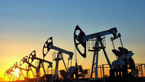 [Infographics] Giá dầu thế giới vượt ngưỡng 118 USD mỗi thùng