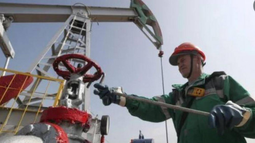 OPEC+ đồng ý tăng sản lượng dầu bất chấp giá dầu đang phục hồi