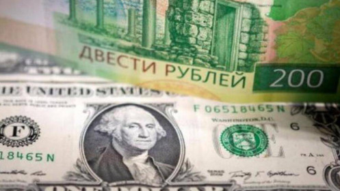 Chi phí vay bằng USD tăng vọt do các lệnh trừng phạt của Phương Tây đối với Nga