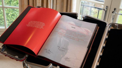 Cuốn sách lịch sử Ferrari có giá 30.000 USD có gì đặc biệt?