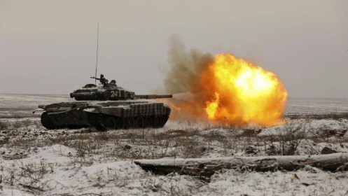 Ukraine phá hủy cùng lúc 30 trực thăng của Nga - Đòn tập kích bất ngờ