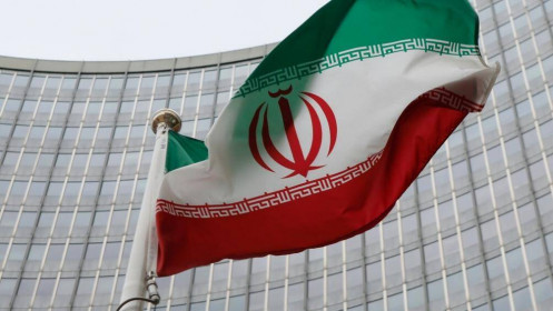 Đàm phán thỏa thuận hạt nhân Iran bị tạm dừng, giá dầu bật tăng