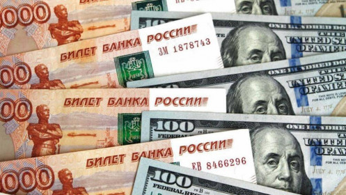 Mỹ cấm cung cấp tiền đô la cho Nga