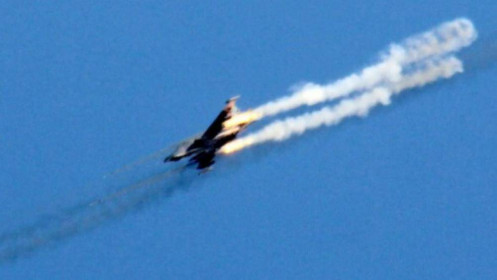 NÓNG: Máy bay chiến đấu Su-25 Nga trúng tên lửa của Ukraine