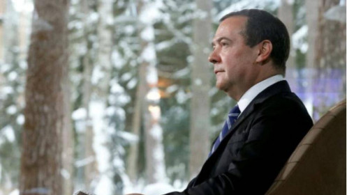 Ông Medvedev cảnh báo Mỹ: Nga đủ sức khiến siêu cường thế giới phải "tỉnh ngộ"!