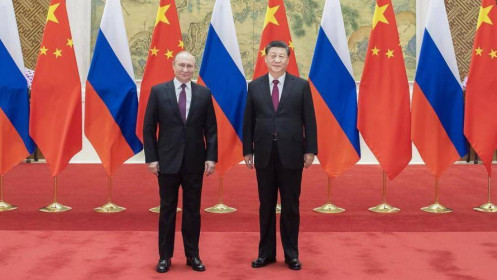 Đứng trước lợi ích thương mại khổng lồ với phương Tây, Trung Quốc có "rời xa" Nga?