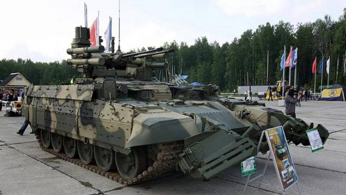 Ukraine: Tướng Nga tự sát vì xe tăng không hoạt động