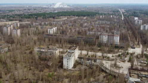 Binh sĩ Nga làm tung bụi phóng xạ khi tiến vào kiểm soát Chernobyl