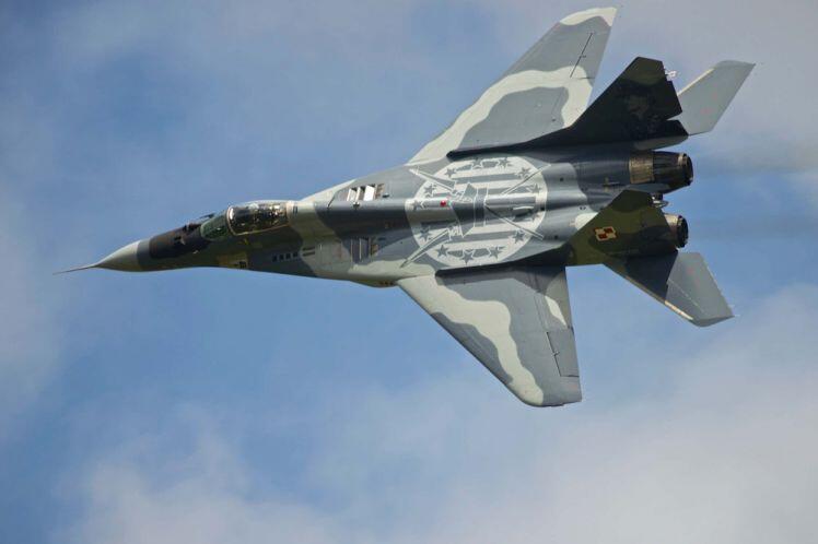 NÓNG: NATO quyết định cung cấp máy bay chiến đấu cho Ukraine