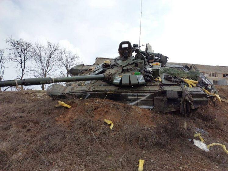 NÓNG: QĐ Ukraine tuyên bố thắng lợi, tung loạt ảnh tăng - thiết giáp Nga bị hạ ở Mariupol!