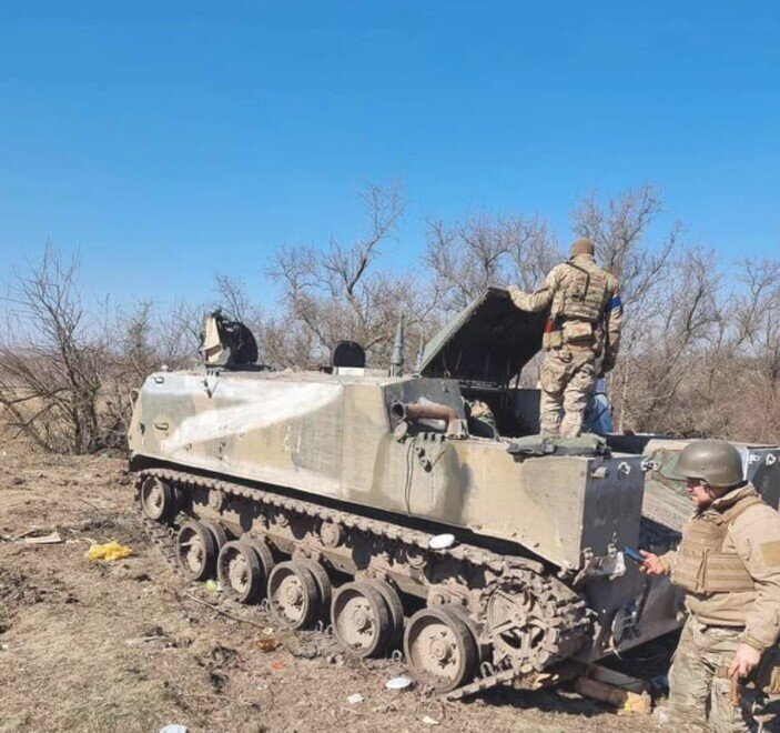 Ukraine nói Nga đã mất gần 13.800 quân; Bộ Quốc phòng Nga thông báo số liệu mới nhất
