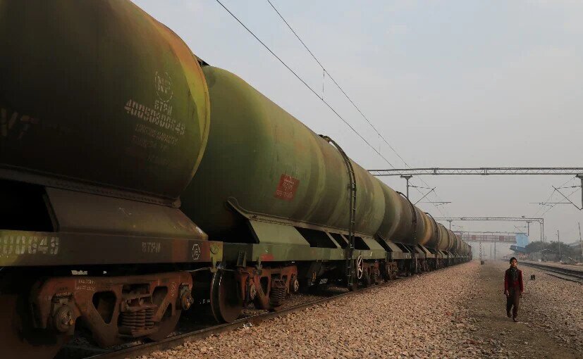 Ấn Độ muốn mua dầu của Nga, với giá dưới 70 đô la một thùng