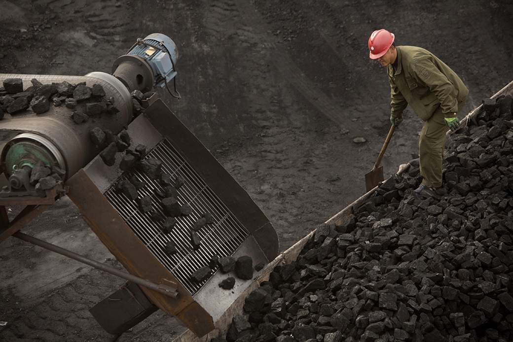 Trung Quốc bán lại than của Indonesia cho Ấn Độ do nhu cầu trong nước yếu