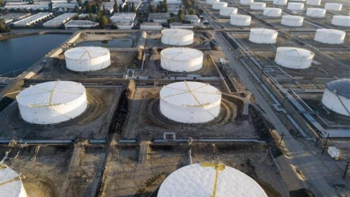 Xung đột Nga-Ukraine: Mỹ ‘chơi lớn’ với kho dầu dự trữ, giá dầu thế giới có hạ nhiệt?