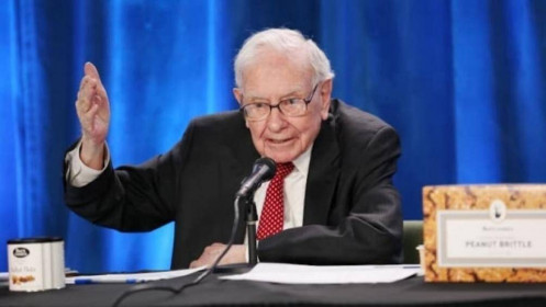 Warren Buffett liên tục rót tiền vào thị trường