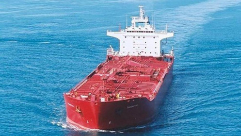 Giá thuê tàu chở dầu Nga tăng vọt