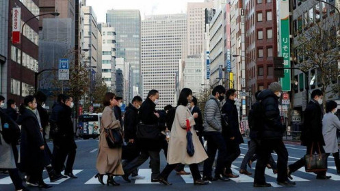 Nhật Bản "nghèo" đi vì đồng yen suy yếu