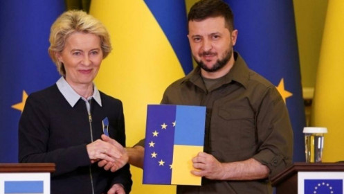 Ukraine hoàn thành bảng hỏi xin gia nhập EU