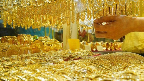 Giá vàng trong nước cao hơn vàng thế giới 15,4 triệu đồng/lượng, người mua không mặn mà
