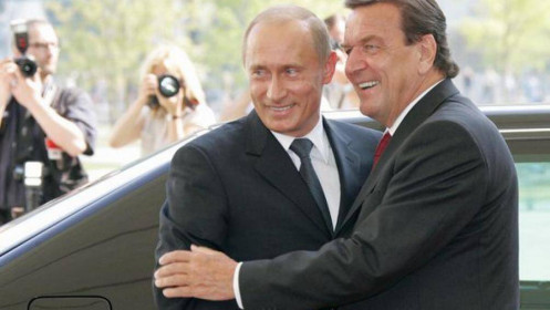 Cựu Thủ tướng Đức: Không thể cô lập Nga về lâu dài