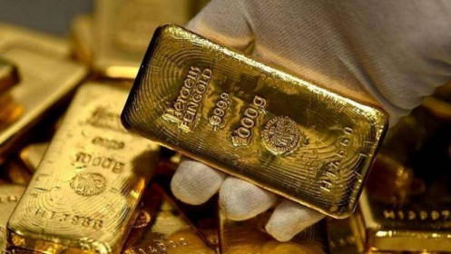 Giá vàng hôm nay 25/4: Vàng tiếp tục lao dốc mạnh vì lo ngại lãi suất của Mỹ tăng cao