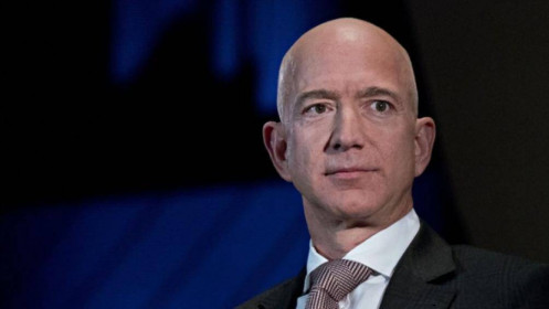 Jeff Bezos rớt xuống vị trí người giàu thứ ba thế giới