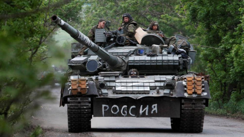 Bất bình trước cuộc tấn công vào Ukraine, nhà ngoại giao Nga từ chức