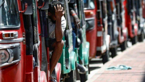 Sri Lanka tăng giá xăng dầu lên kỷ lục