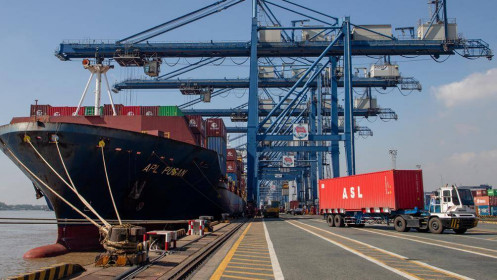 5 tháng đầu năm, lượng hàng hóa thông qua cảng biển vỏn vẹn 1%