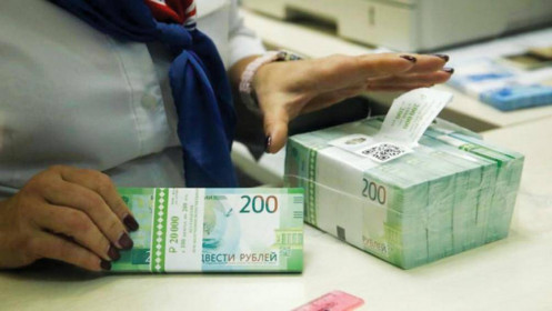 Nga triển khai biện pháp ngăn đà tăng giá của Rúp