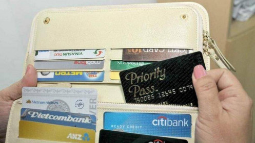 Có nên mở nhiều thẻ tín dụng?