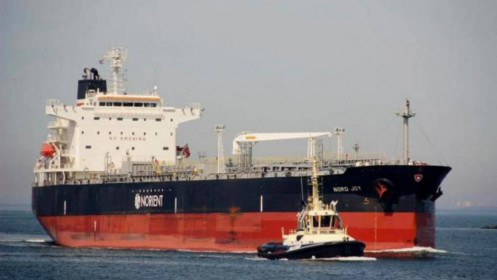 Sĩ quan Indonesia bị tố đòi 375.000 USD để thả tàu dầu