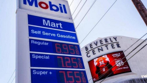 Giá xăng, dầu kỷ lục đè nặng lên doanh nghiệp Mỹ