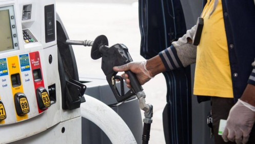 Giá dầu tiếp tục tăng, hướng đến mốc 150$/thùng