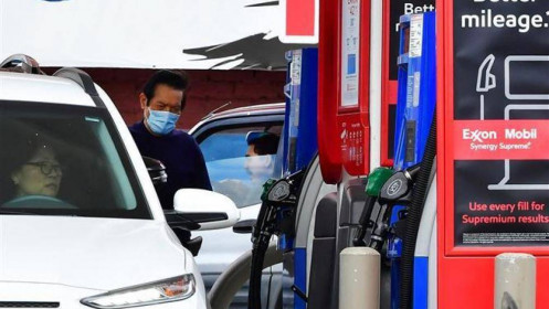 'Mùa hè căng thẳng' của người tiêu thụ xăng dầu thế giới