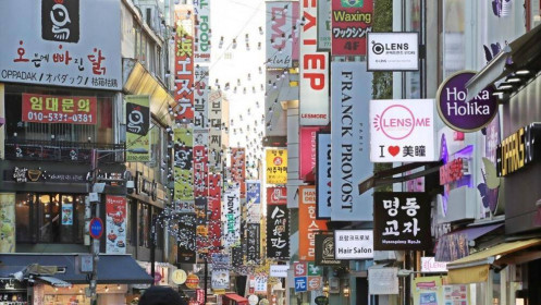 Nhà giàu Hàn Quốc giảm tiêu xài vì lạm phát