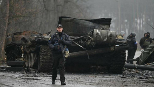 Nga siết chặt gọng kìm ở Lugansk, Ukraine đối mặt nhiều bất lợi