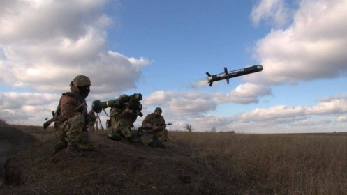 Mỹ viện trợ thêm 450 triệu USD vũ khí cho Ukraine
