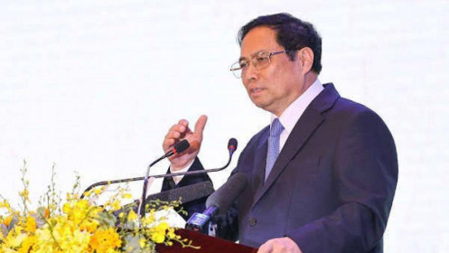 Thủ tướng Phạm Minh Chính: Nhà đầu tư nên tiếp tục đầu tư chứng khoán