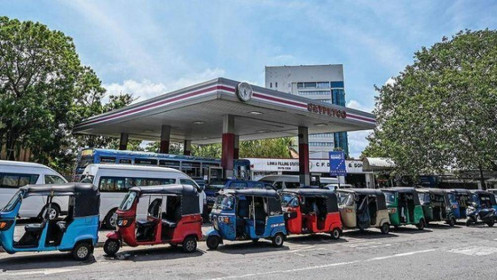 Sri Lanka ngừng bán nhiên liệu