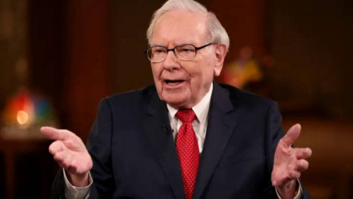 Warren Buffett: Giao tiếp kém như kiểu 'liếc mắt đưa tình' với một cô gái … trong bóng tối