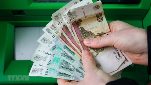 Nga: Áp lực lạm phát tồi tệ hơn khi đồng ruble mạnh