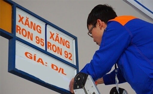 Doanh nghiệp liệu có bớt khó khi giá xăng giảm?