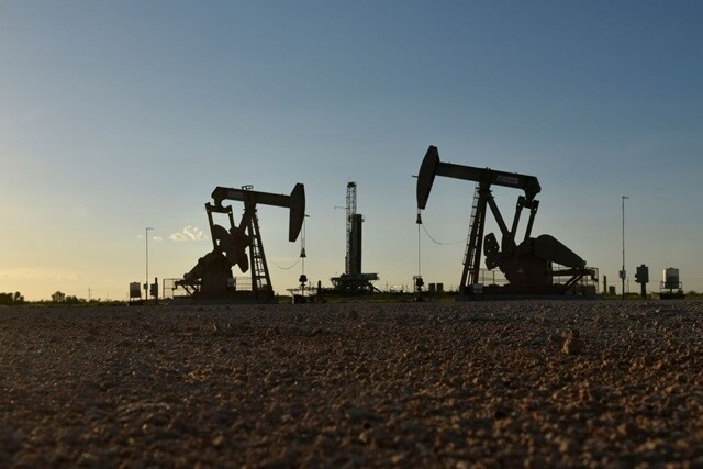 Giá dầu đi lên trước quan ngại xung đột Nga-Ukraine leo thang