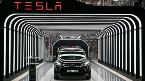 Tesla đối mặt sụt giảm nghiêm trọng về doanh số