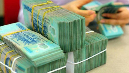 Người dân tiếp tục đổ xô gửi tiết kiệm
