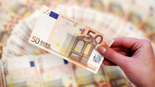 Euro sắp ngang giá USD