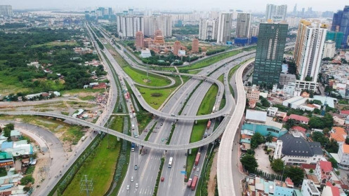 Bản tin ngày 19/07: Cú huých đầu tư công khiến xây dựng bứt tốc