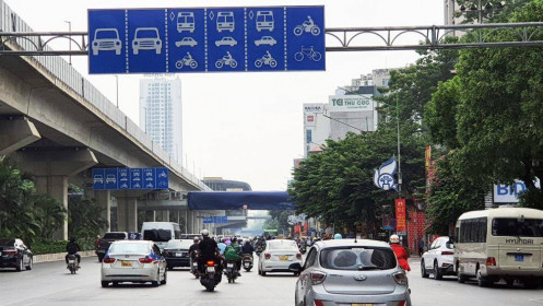 Tách riêng làn ôtô, xe máy trên đường Nguyễn Trãi