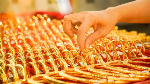 Người Việt tăng mua vàng chống lạm phát